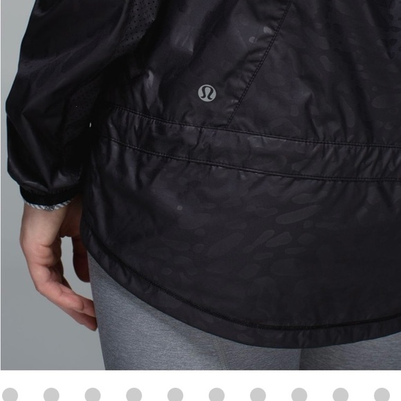 Lululemon Leopard Print Wind Breaker Sz 6 - Picture 5 of 10